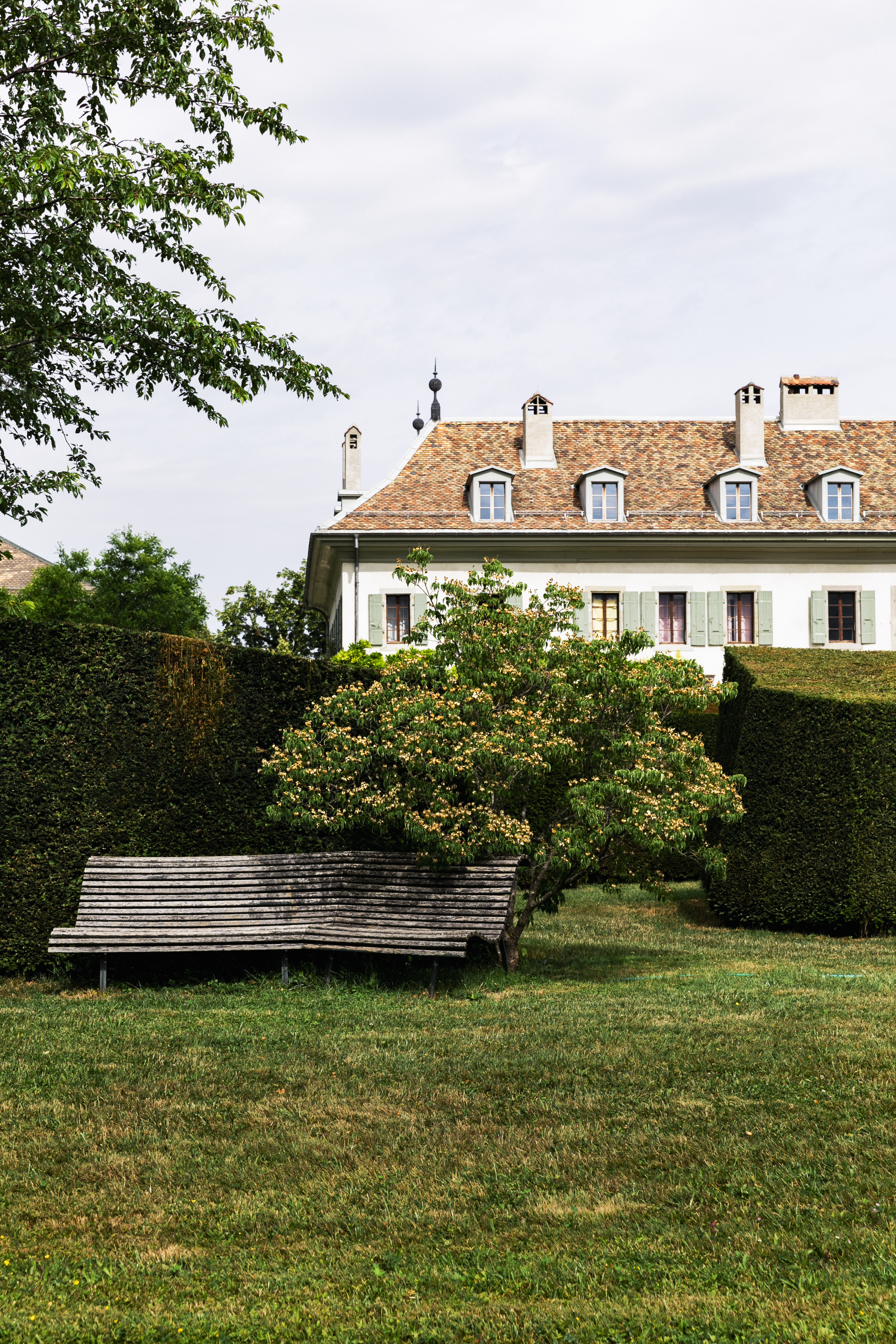 Verena Best-Mast und die historischen Gärten von La Gara in Jussy (GE) (Foto Sophie Stieger)
